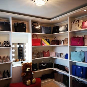 Bespoke display unit